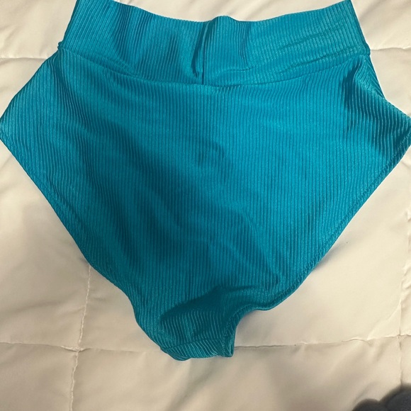 Cute bathing bottoms. - Picture 3 of 3